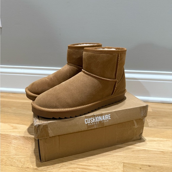 Cushionaire Shoes - Women's fuzzy boots